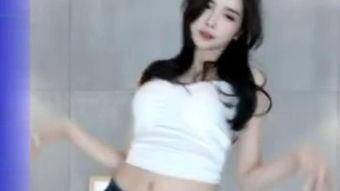 女主播 视频 ed2k,ED2K链接下的激情演绎